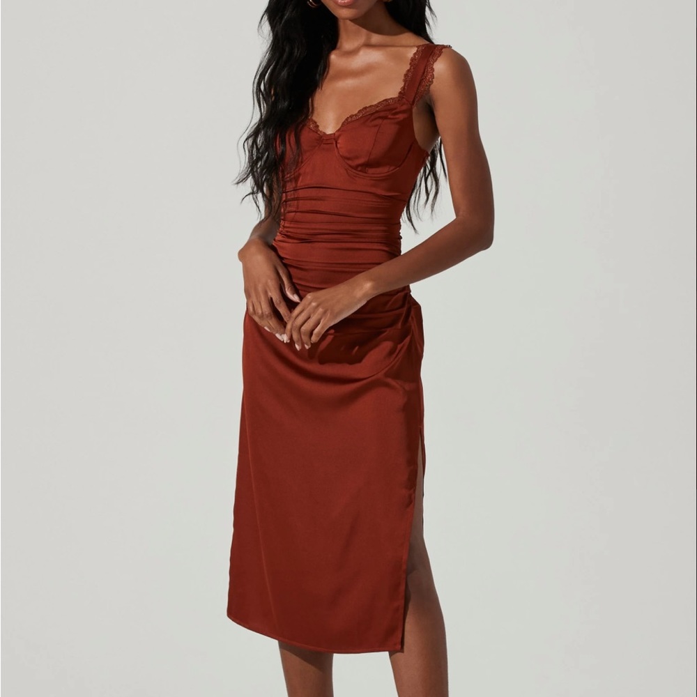 ALVA RUCHED LACE TRIM MIDI DRESS